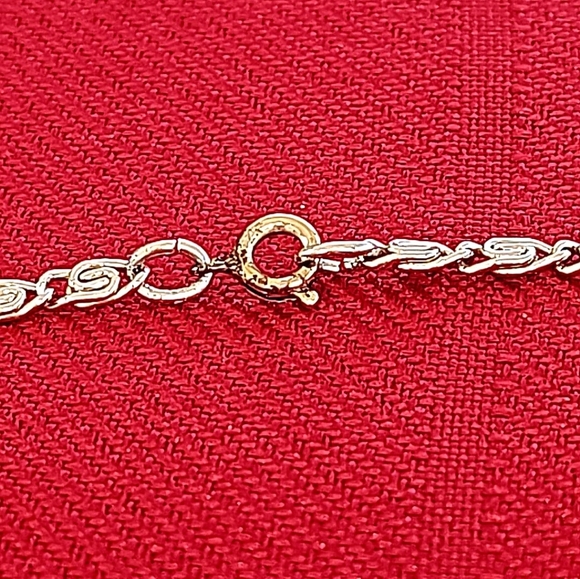 Green and Gold Flecked Oval Pendant Necklace - Picture 6 of 7